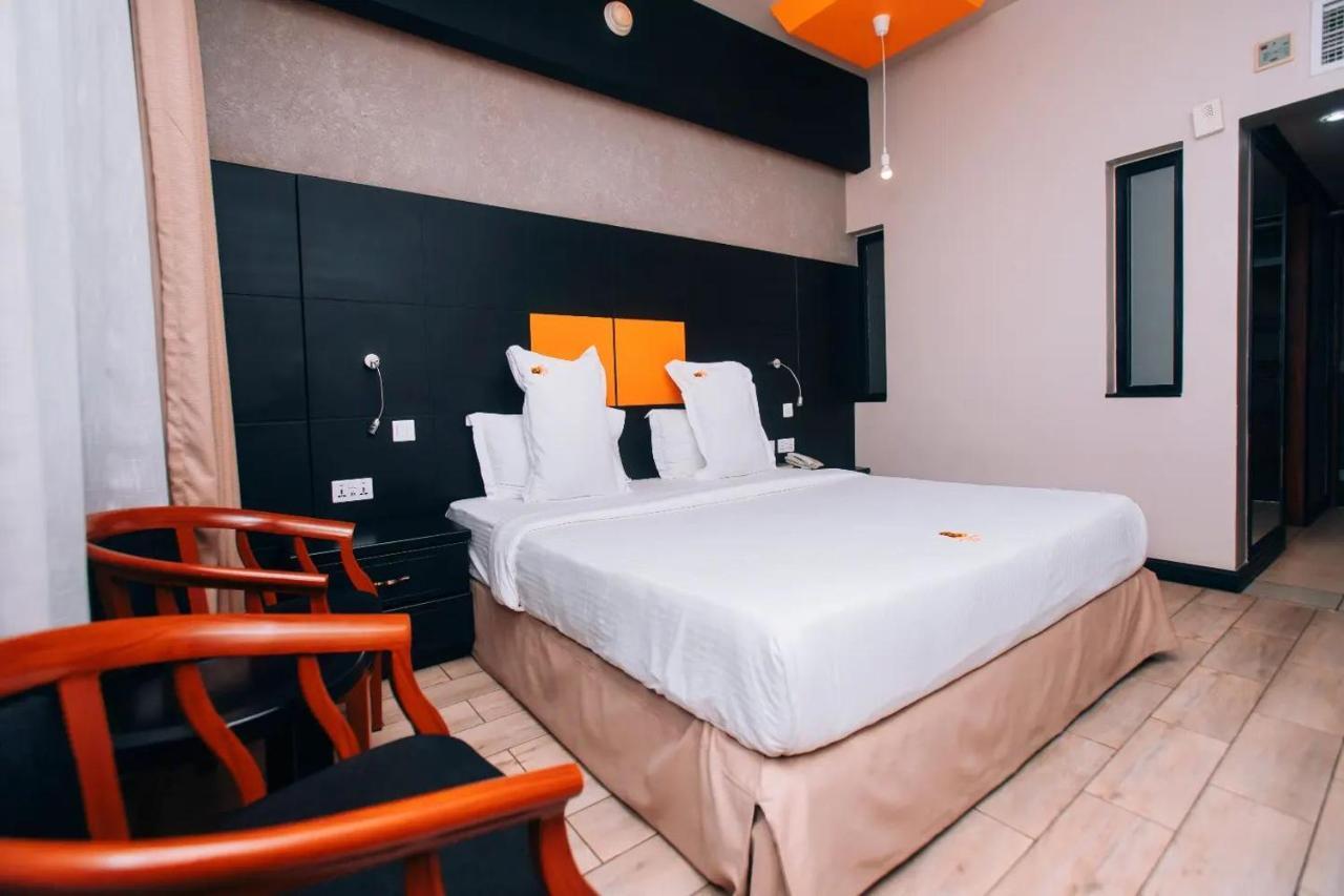Gold Crest Hotel Mwanza Buitenkant foto
