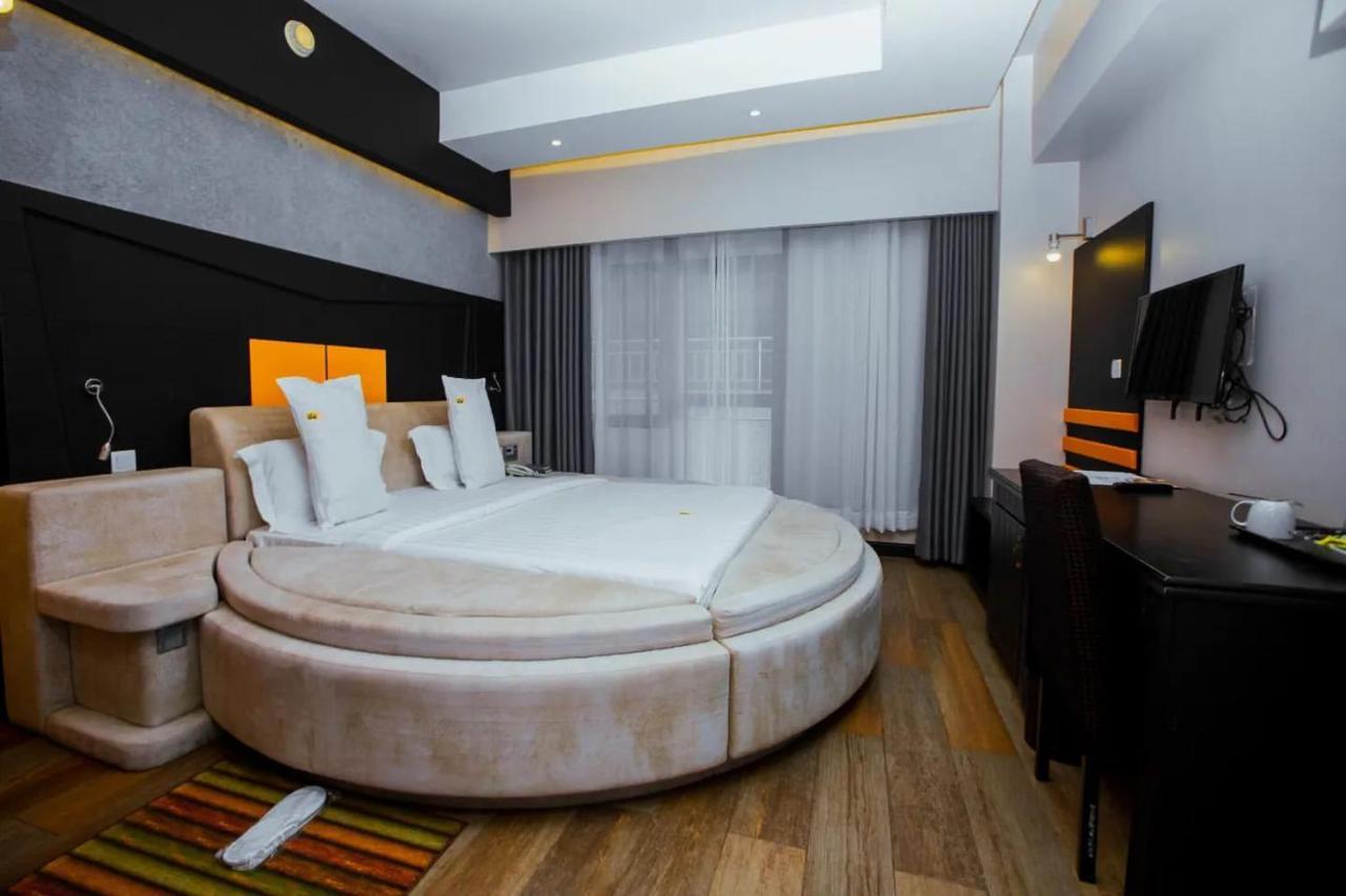 Gold Crest Hotel Mwanza Buitenkant foto