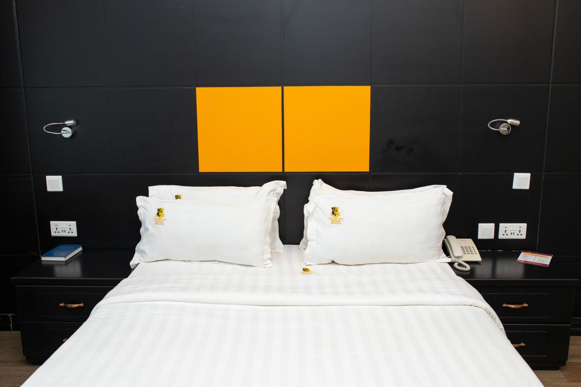Gold Crest Hotel Mwanza Buitenkant foto