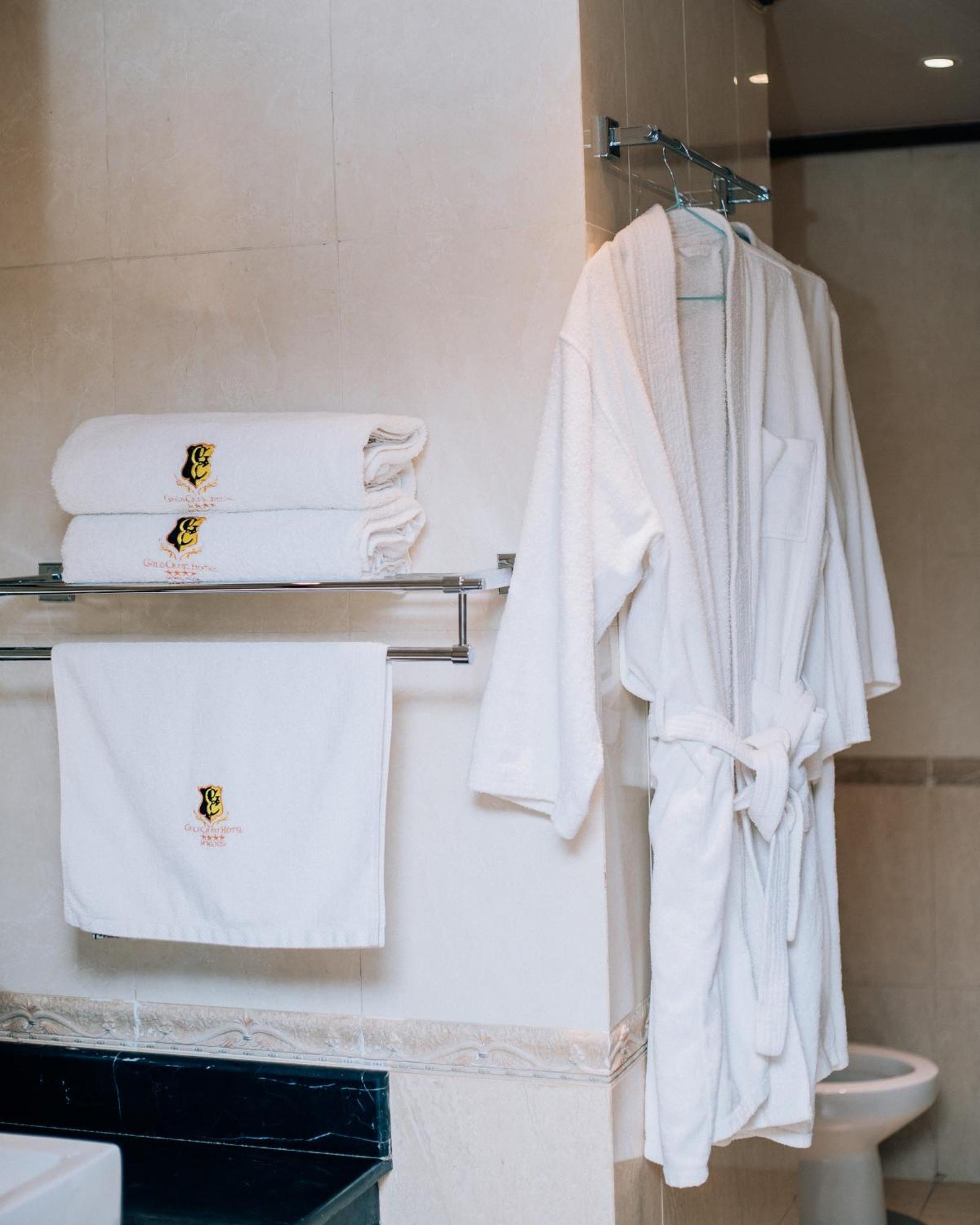 Gold Crest Hotel Mwanza Buitenkant foto