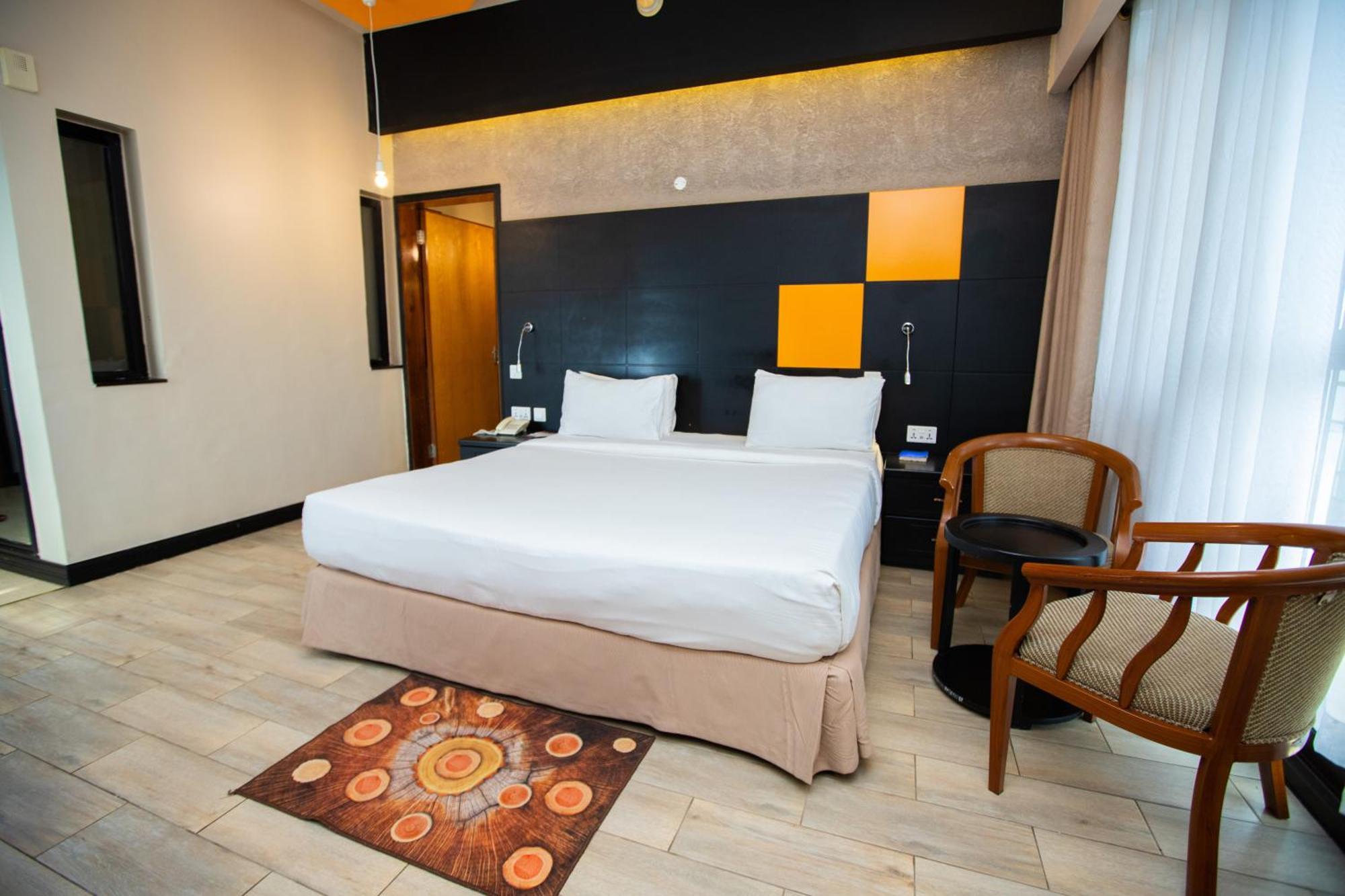 Gold Crest Hotel Mwanza Buitenkant foto
