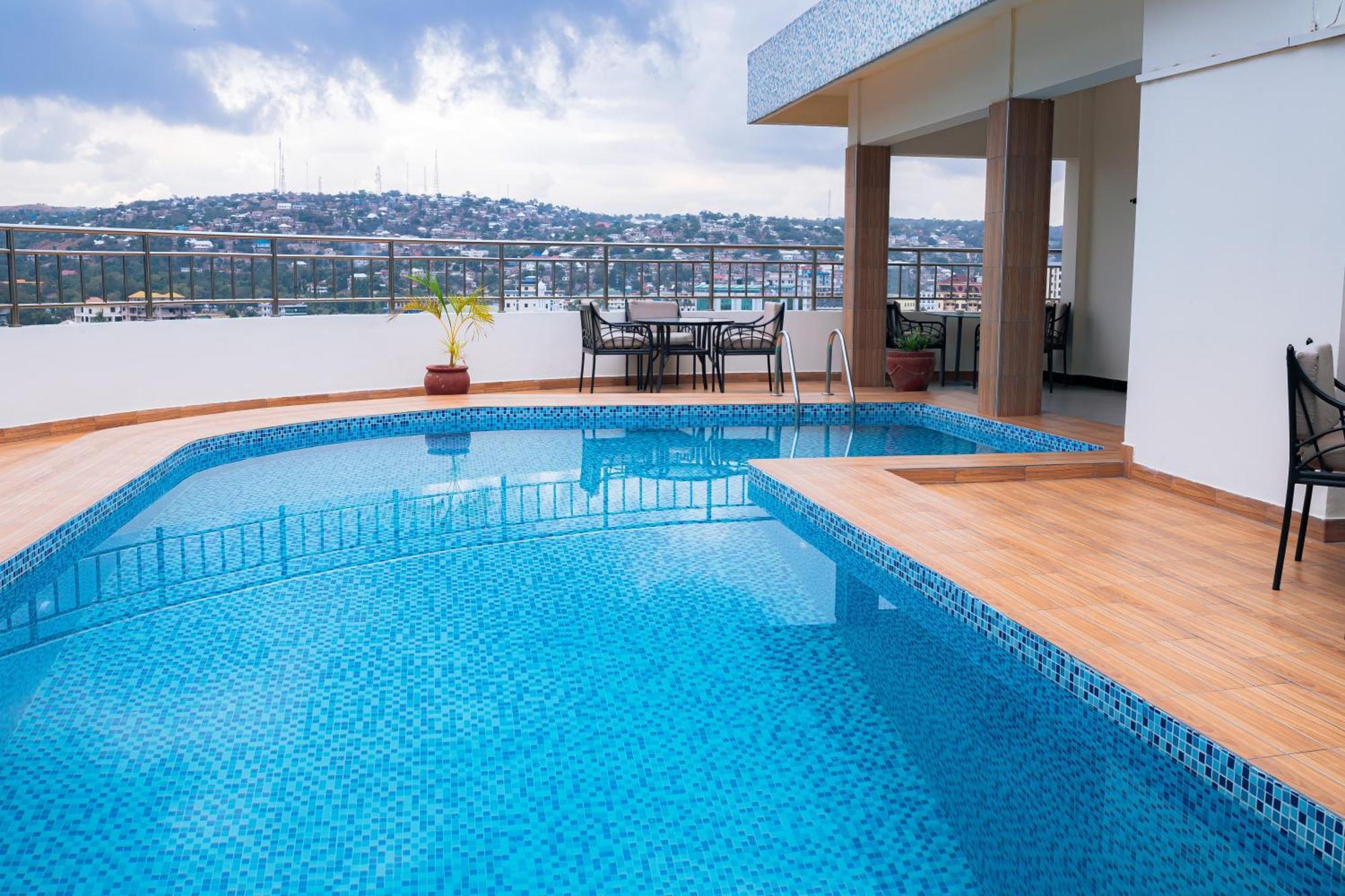 Gold Crest Hotel Mwanza Buitenkant foto