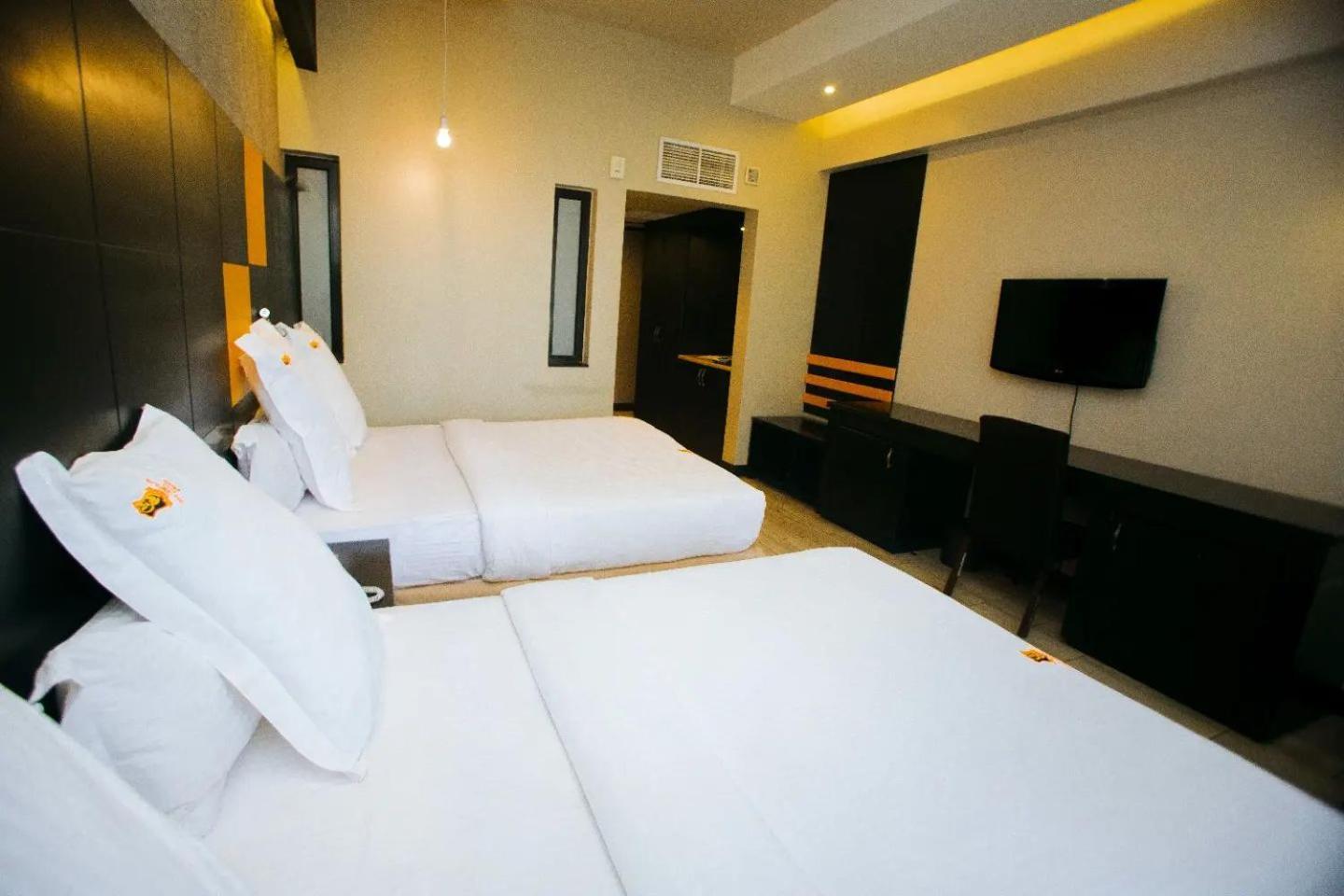 Gold Crest Hotel Mwanza Buitenkant foto